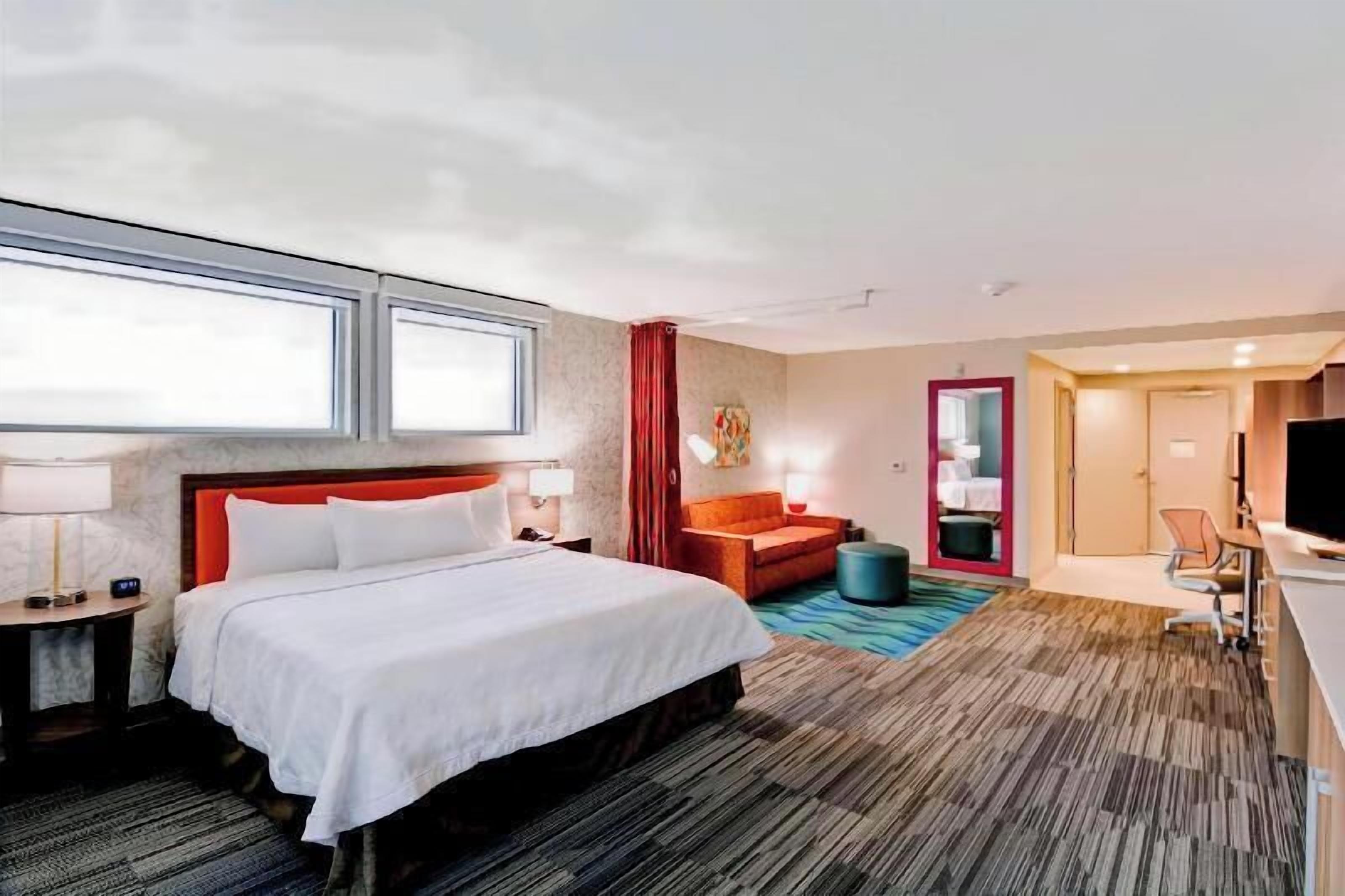 Desk, blackout drapes, iron/ironing board, free WiFi