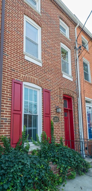 Exterior detail - Beautiful Federal Hill home! (Baltimore)