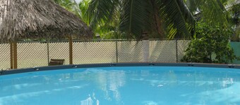 Free Parking. Wifi. Kitchen. Washer Dryer. Air Conditioning. Close to Airport.