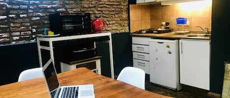 Loft de disseny, 1 llit de matrimoni | Cuina privada | Frigorífic, microones, placa de cuina i bullidora elèctrica