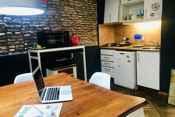 Loft de diseño, 1 cama de matrimonio | Cocina privada | Frigorífico, microondas, placa de cocina y hervidor eléctrico