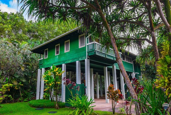 Exterior - Kauai Tree House - Nestled Along a Stream & Secluded, Tropical Surroundings. (Wainiha)