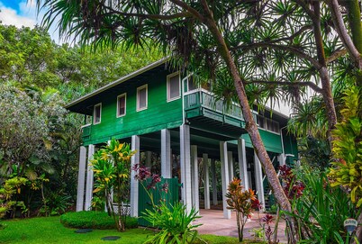 Kauai Tree House - Nestled Along a Stream & Secluded, Tropical Surroundings.