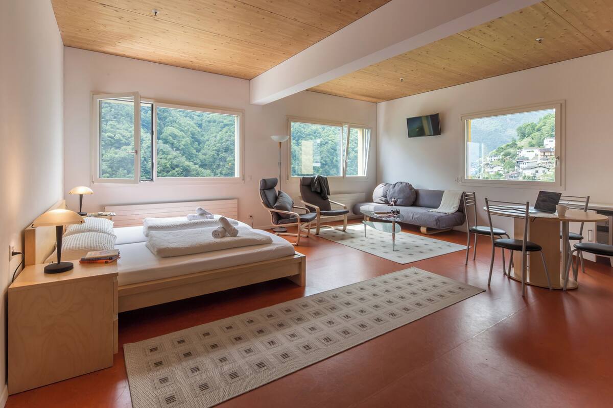 1 bedroom, premium bedding, down comforters, soundproofing