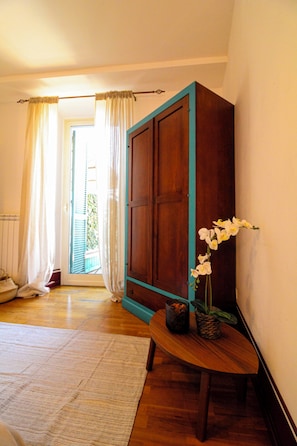 1 bedroom, individually decorated, free WiFi, bed sheets