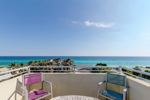 Gulf views from 3rd and 4th floors.