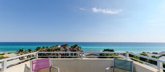Posizione e viste! Lux casa per 20, passaggi per spiaggia e mare. Piscina, bici, sedie