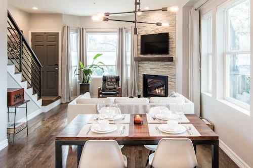 Canyon Urban Oasis in Central Boulder