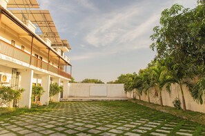 Garden - Daksh Resort And Amusement Park (Talala)