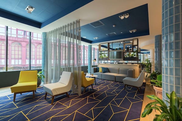 Lobby - Hampton by Hilton Antwerp Central Station (Antwerp)