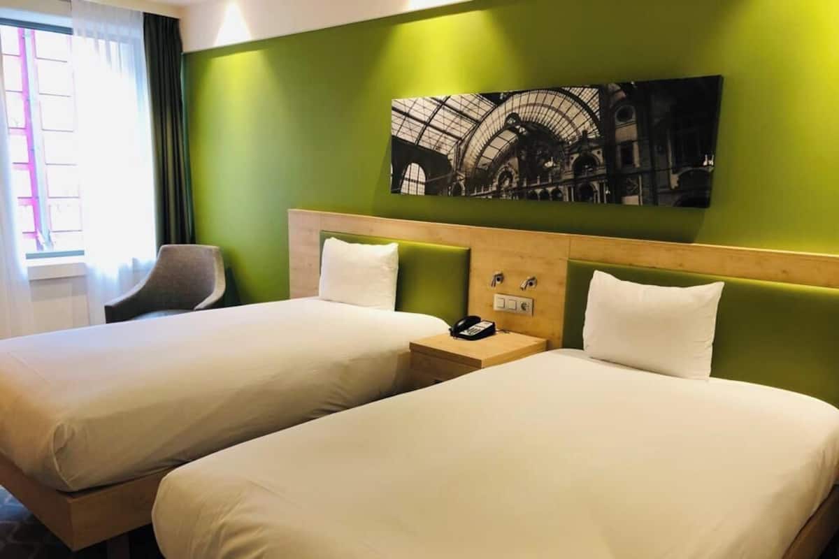 Premium bedding, in-room safe, desk, soundproofing