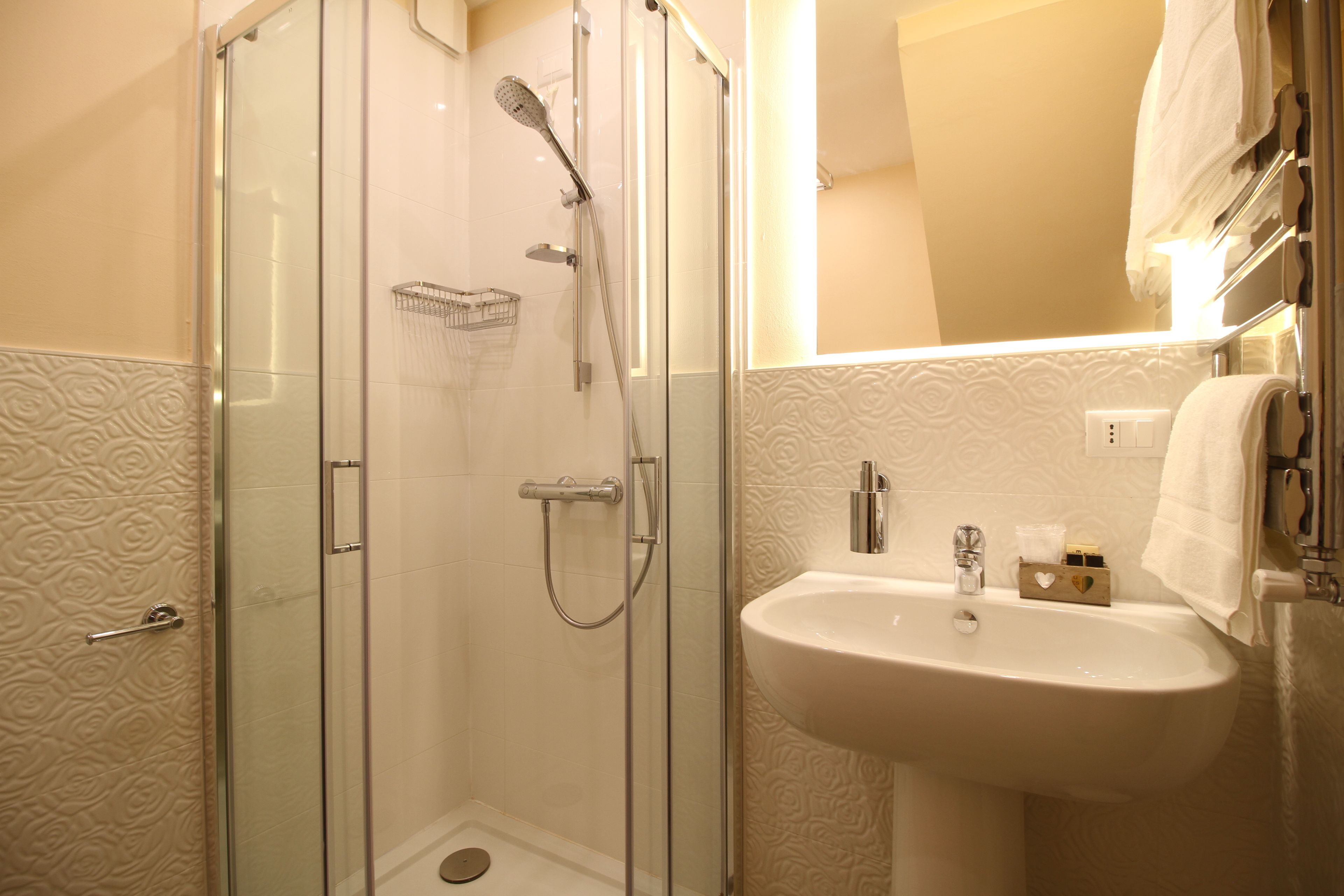 Photo - LUCCA IN CHIC - No Ztl, Free Parking, Priv Bath, Old City 550m