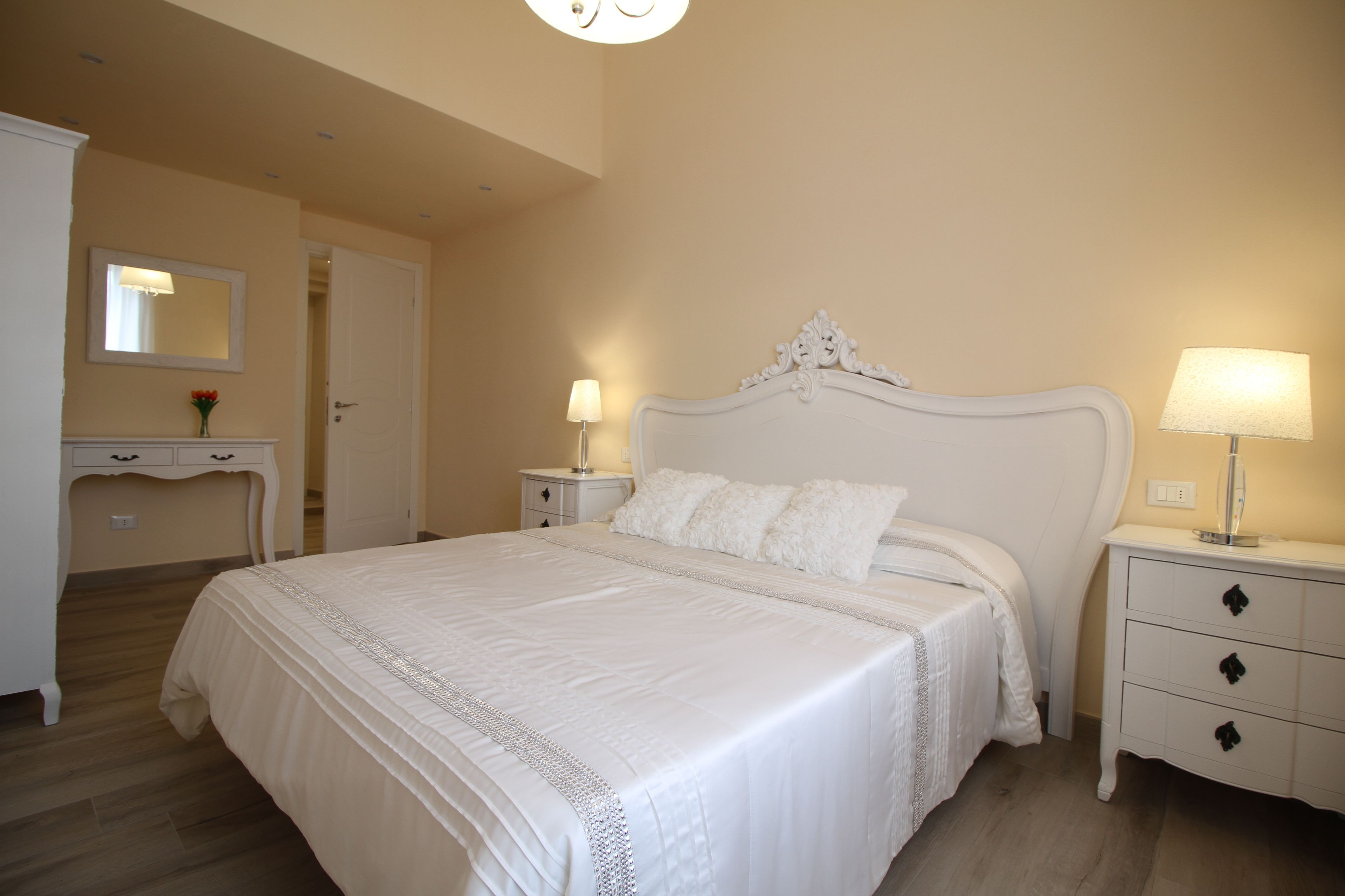 Photo - LUCCA IN CHIC - No Ztl, Free Parking, Priv Bath, Old City 550m