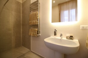 Bathroom - Lucca in Chic (Lucca)