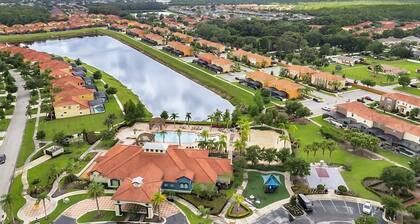 Sunny Single-Story 4-Bedroom Home Near Disney World
