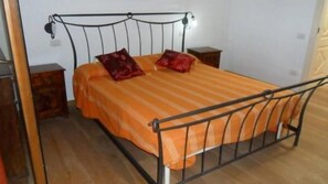4 Schlafzimmer, Bügeleisen/Bügelbrett, Reisekinderbett, kostenloses WLAN