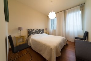 2 habitaciones, tabla de planchar con plancha, internet y ropa de cama 