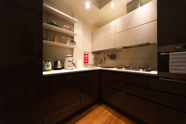 Frigorifero, forno, piano cottura, lavastoviglie