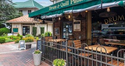 Beautiful, renovated ,clean 2BD,2BA condo in Pinehurst, Pool, Wifi , Cable etc