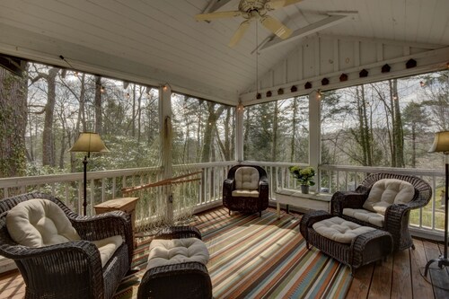 Hypnotic Screened Porch