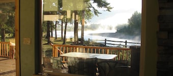 Affordable ski retreat! Center of Valley, 30 minutes to Whitefish and Blacktail!