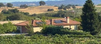 VINEYARD LIVING / Fantastisk udsigt / tæt på vingårde og Downtown / Pizza Ovn