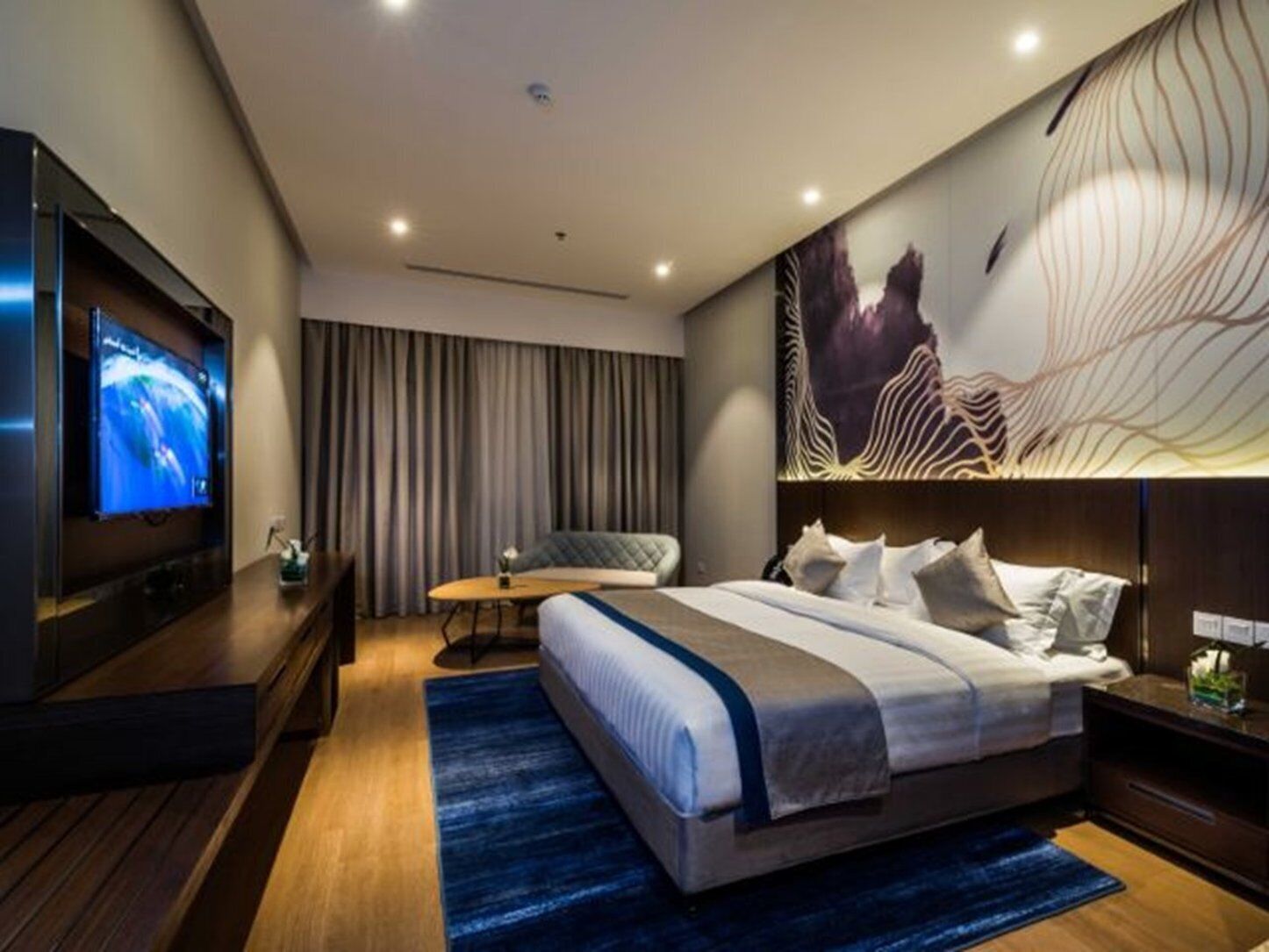 minibar, in-room safe, desk, blackout curtains