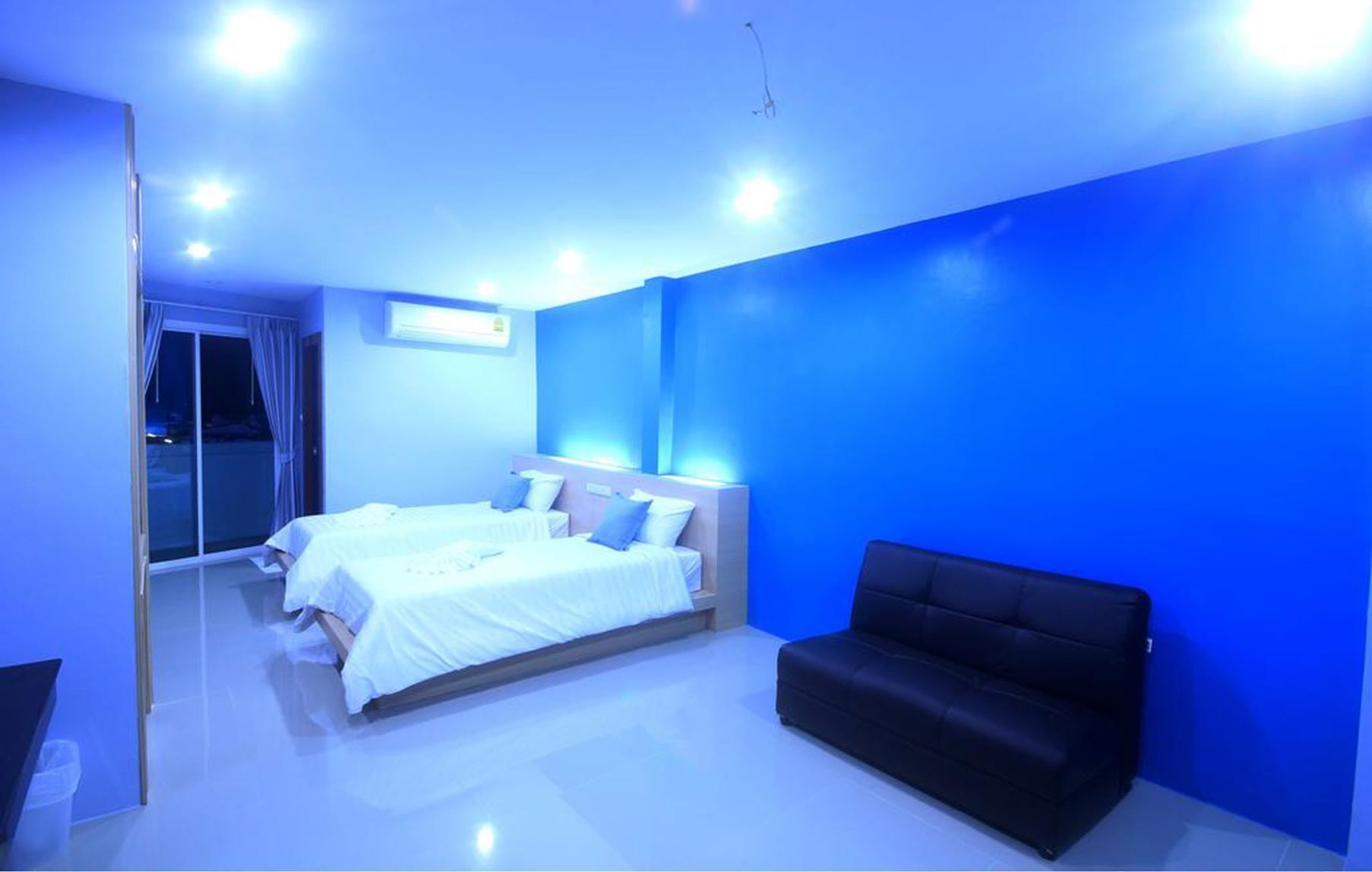 In-room safe, rollaway beds, free WiFi