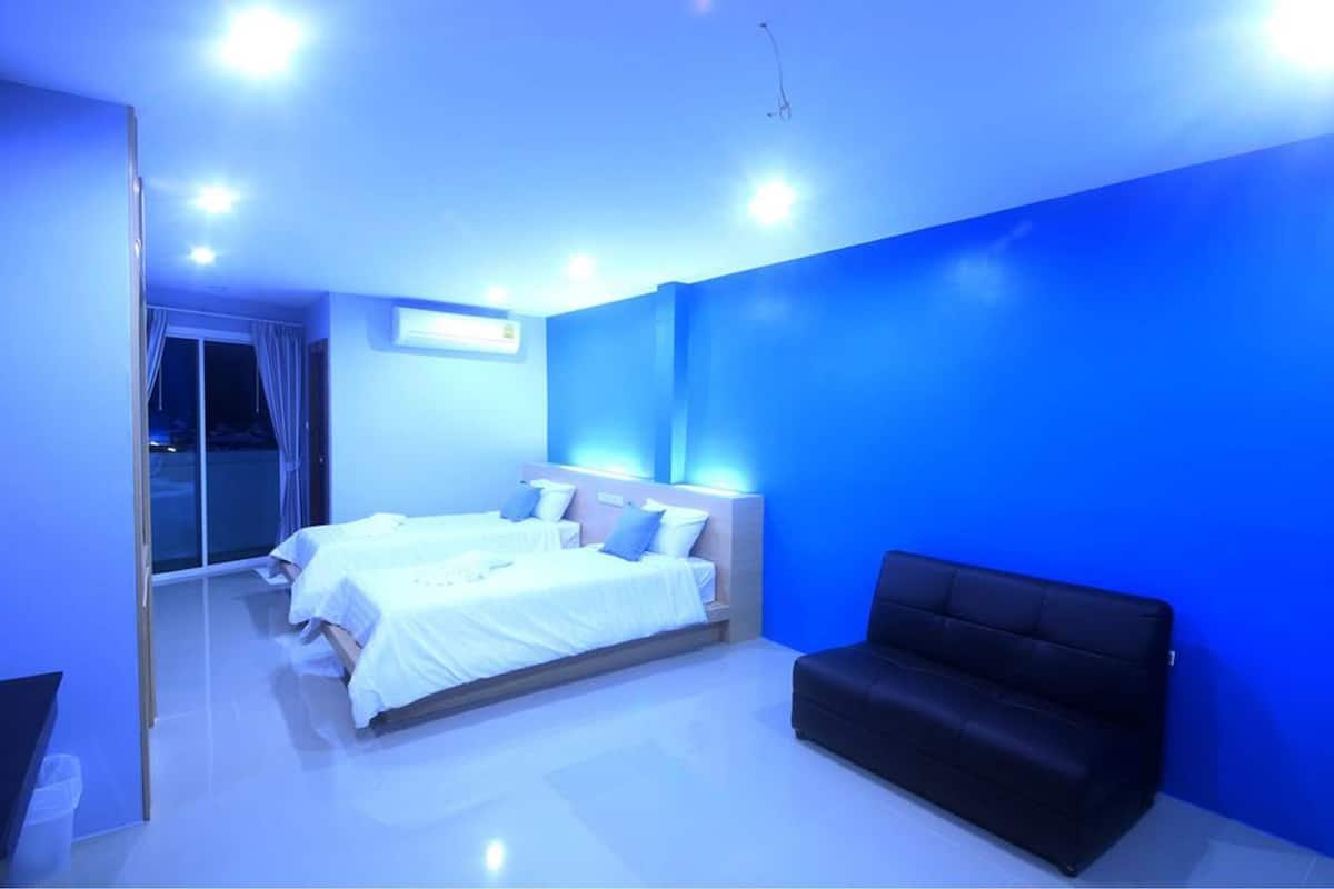 In-room safe, rollaway beds, free WiFi