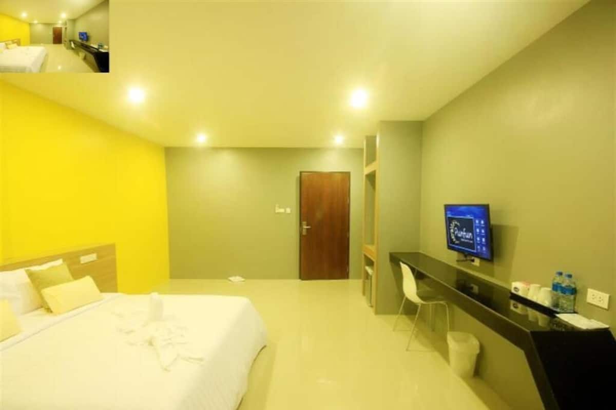 In-room safe, rollaway beds, free WiFi