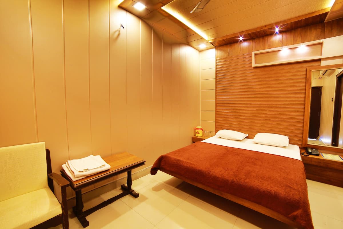 Deluxe-Zimmer | 1 Schlafzimmer, Zimmersafe, Schreibtisch, Verdunkelungsvorhänge