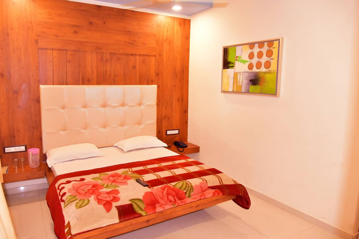 Habitación familiar | 1 habitación, caja de seguridad en la habitación y escritorio