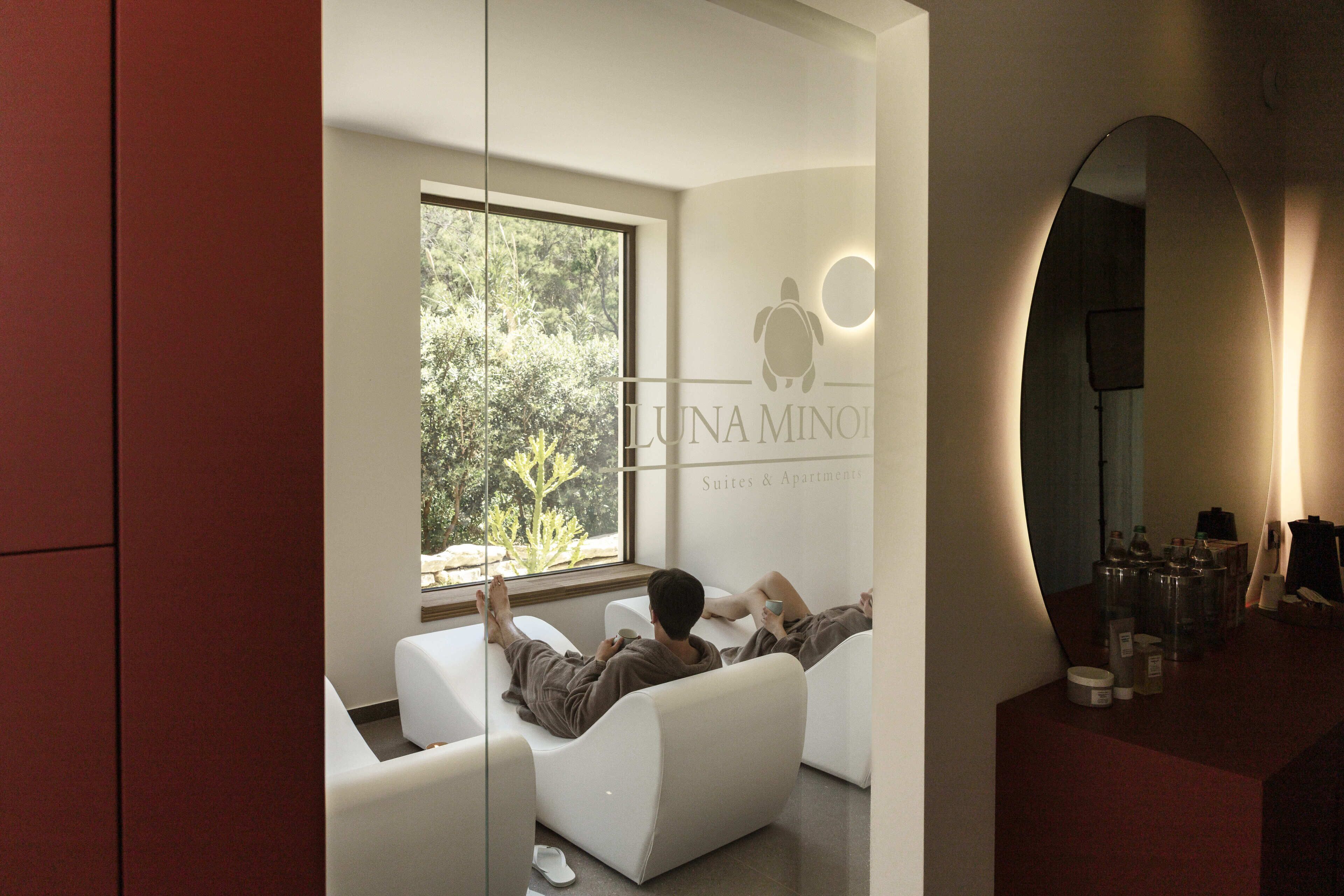 사우나, 온수 욕조, 스팀룸, 핫스톤 마사지, 딥티슈 마사지, 임산부 마사지