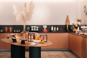 Breakfast buffet - Luna Minoica Suites & Apartments (Montallegro)