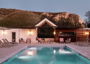 2 piscines extérieures