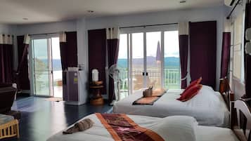 Minibar, rollaway beds, free WiFi