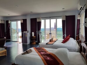 Minibar, rollaway beds, free WiFi