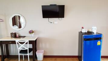 Deluxe Double Room, Non Smoking, Mountain View | Room amenity