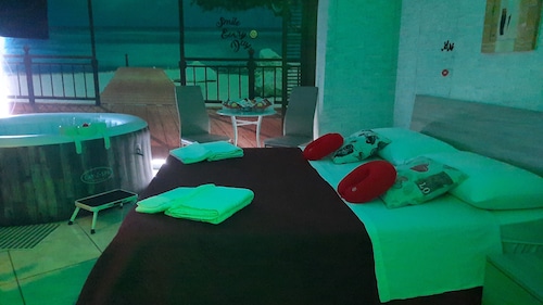 Giannas relax