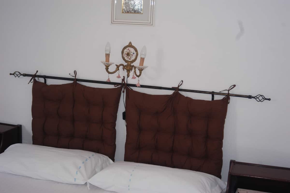Studio de base, 1 chambre, cuisinette, cĂŽtĂ© cour intĂ©rieure | Rideaux dâobscurcissement, lit dâappoint (supplĂ©ment)