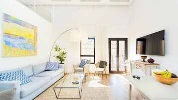 Apartment, 2 Bedrooms, Sea View | Front of property