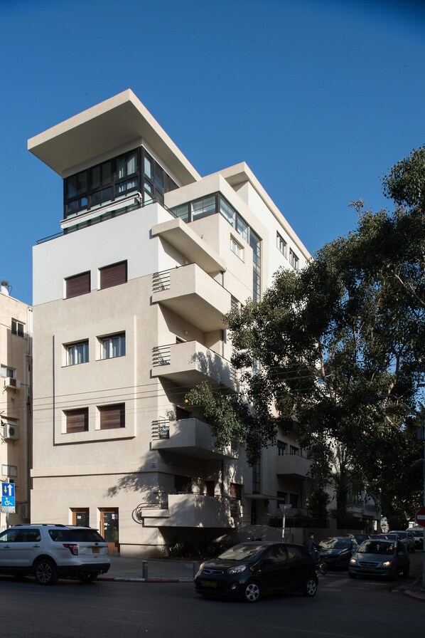 Front of property - MAMAD - Sea N'Rent - 204 Ben Yehuda Tel Aviv (Tel Aviv)
