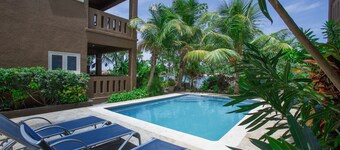 Sunrise Harbor, Roatan's Premier Vacation Retreat