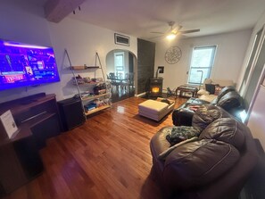 Smart TV, fireplace, DVD player, table football - Charming Home Near Sunday River & Other Ski Areas (Rumford)