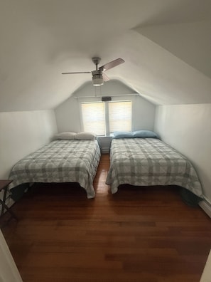 3 dormitorios, escritorio, tabla de planchar con plancha y wifi gratis