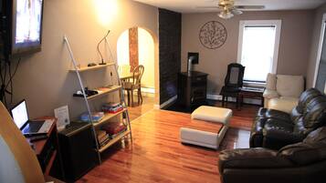 Smart TV, fireplace, DVD player, table football