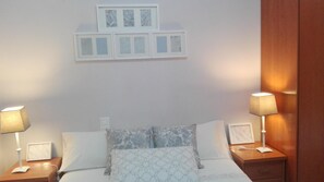 2 dormitorios, tabla de planchar con plancha, Internet y ropa de cama