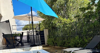 Villa la schooner air-conditioned swimming pool 5 minutes walk from the beach of sete