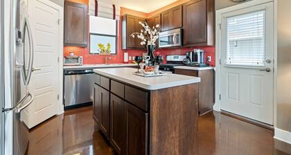 LUJOSO condominio elegante 3 dormitorios / 3 baños completos! Deco exclusivo a 5 minutos del dominio