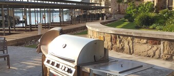 Lakeside Getaway Luxury Condo, Waters @ HSB Resort, bredvid Yacht Club